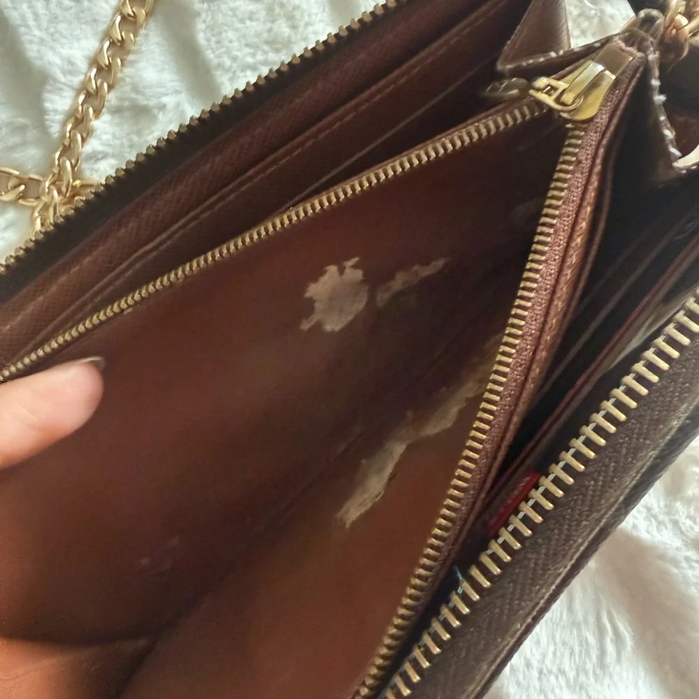 Louis Vuitton wallet/crossbody with 2 chains - Picture 9 of 15